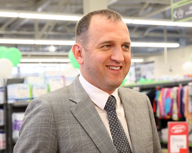 Операционный директор торговой сети Владлен Атрошкин: "Современные красивые магазины и качественный торговый сервис должны быть доступными для каждого белорусского покупателя во всех регионах страны".