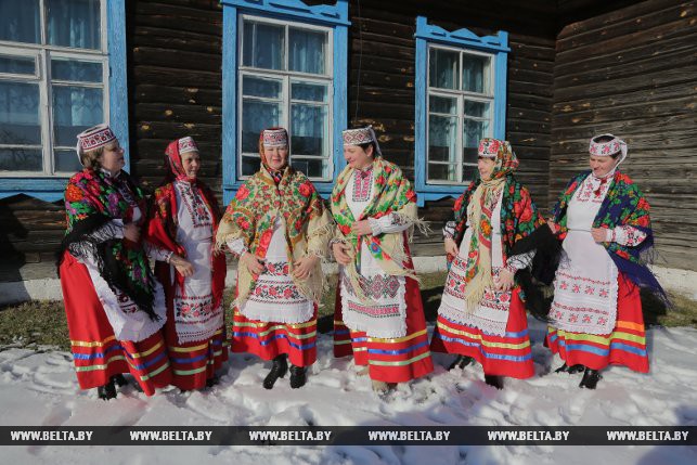 Участники народного фольклорного коллектива "Валошкі"