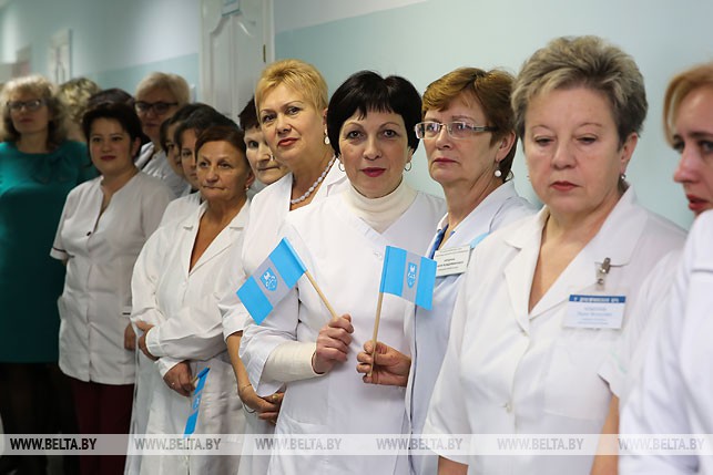 Медицинский персонал УЗ "Дрогичинская ЦРБ" во время открытия отделения гемодиализа
