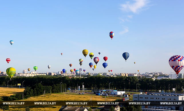 Массовый полет воздушных шаров в Минске