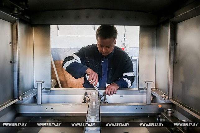 Во время изготовления оборудования пищевой промышленности в производственных помещениях ООО "Агропищепром"