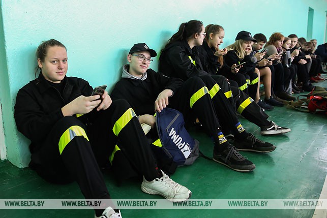 Участники турнира из Польши отдыхают после соревнований.