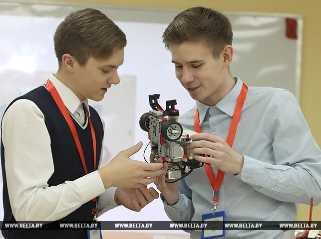 Назар Готов и Егор Миронович во время занятий
