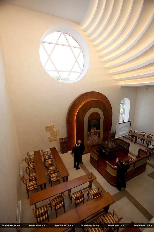В новой синагоге