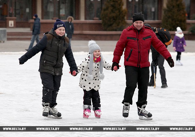 Юрий Ильин с сыном Никитой и дочкой Кариной