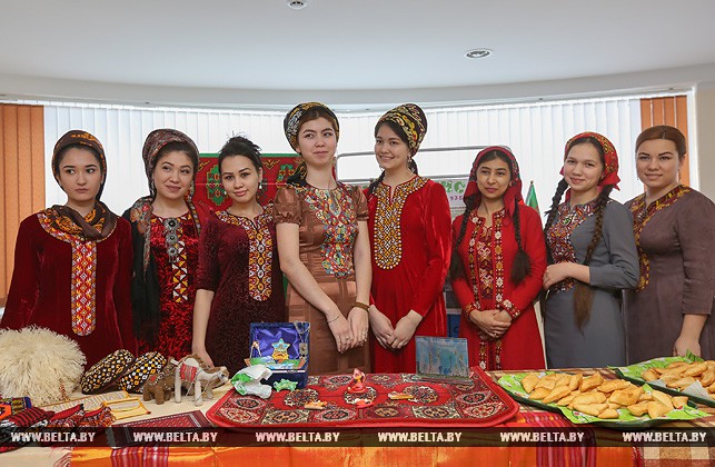 Студенты из Туркмениста