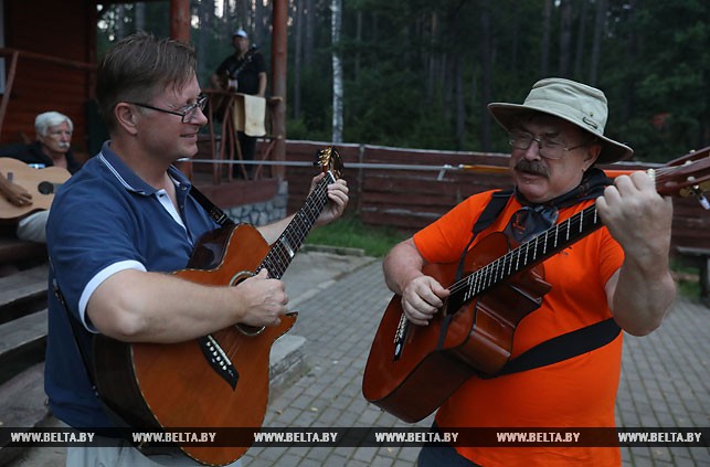 Организатор фестиваля Сергей Кулягин и Борис Бурда перед концертом