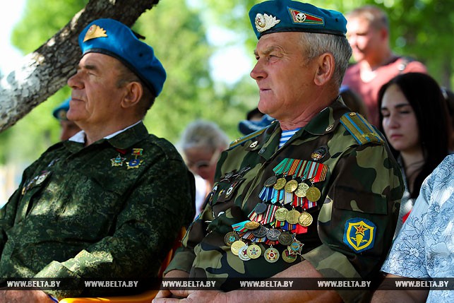 (Слева направо) ветераны войны в Афганистане Александр Ильченко и Иван Усс