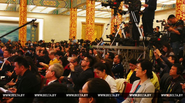 На пресс-конференции после подготовильного заседания к XIX Всекитайскому съезду КПК