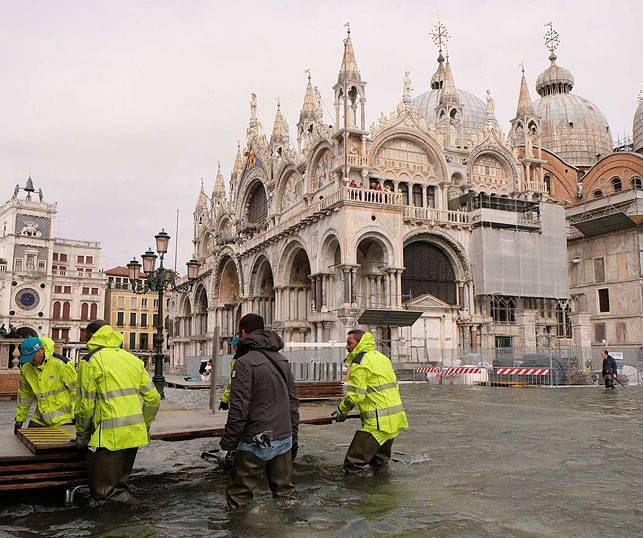 Наводнение в Венеции. Фото Ansa/Stringer