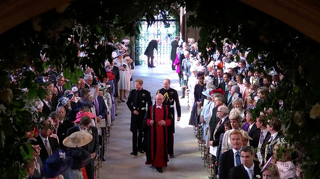 Принцы Гарри и Уильям прибывают на свадьбу принца Гарри и Меган Маркл. Фото АР