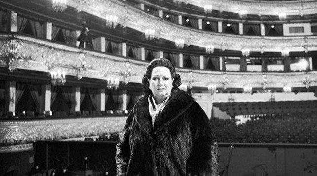 Монтсеррат Кабалье на сцене Большого театра. Фото: Александр Коньков / ТАСС
