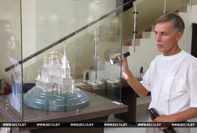 Сергей Казначеев и его модель храма Рождества Христова на Шипке
