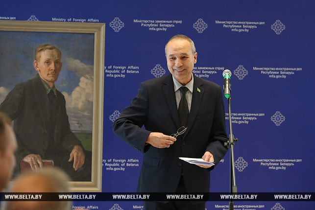 Чрезвычайный и Полномочный Посол Туркменистана в Беларуси Назаркулы Шакулыев.
