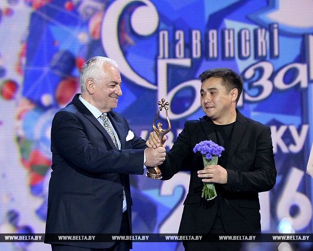 Член жюри конкурса Джемал Сепиашвили и Адам из Казахстана