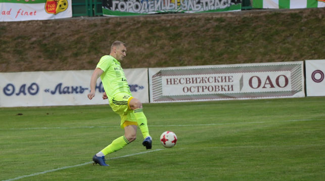 Денис Лаптев забивает победный мяч
