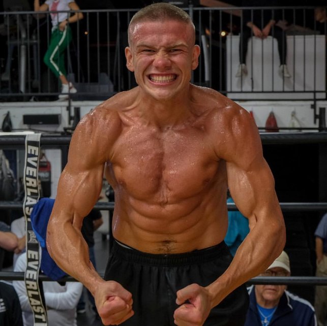 Иван Баранчик. Фото из официального ВК-сообщества боксера