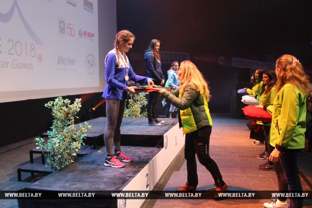 Серебрянный призер в спринтерской гонке по биатлону Дарья Кудаева