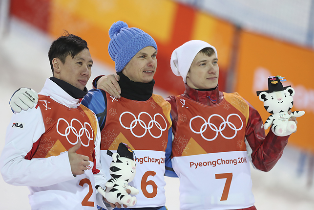 Цзя Цзунян, Александр Абраменко и Илья Буров. Фото Синьхуа - БЕЛТА