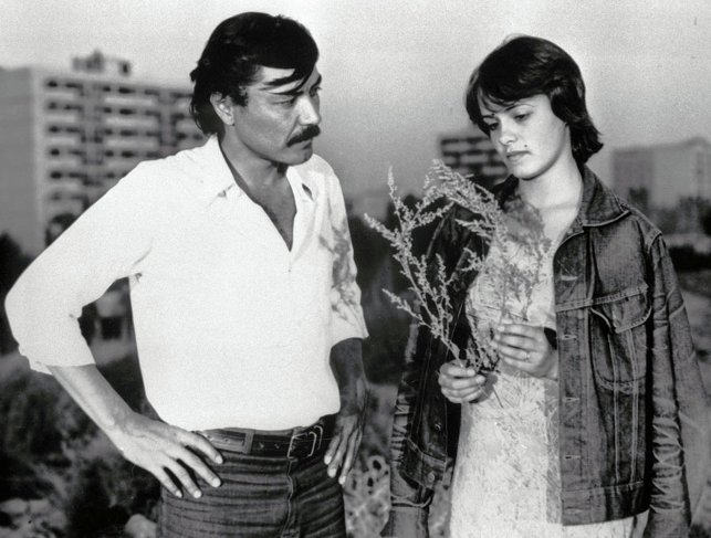 Рустам Сагдуллаев и Елена Цыплакова. Кадр из фильма "Какие наши годы!", 1980 г.
