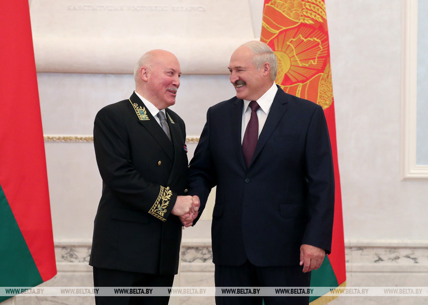 Чрезвычайный и Полномочный Посол России в Беларуси Дмитрий Мезенцев и Президент Беларуси Александр Лукашенко