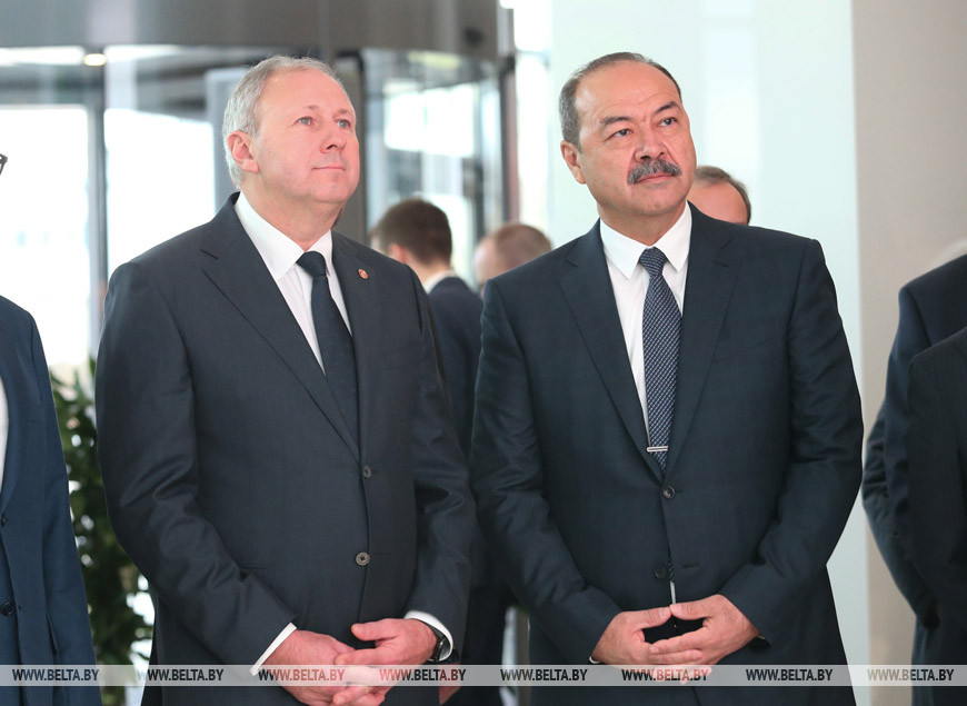 Премьер-министр Беларуси Сергей Румас и премьер-министр Узбекистана Абдулла Архипов