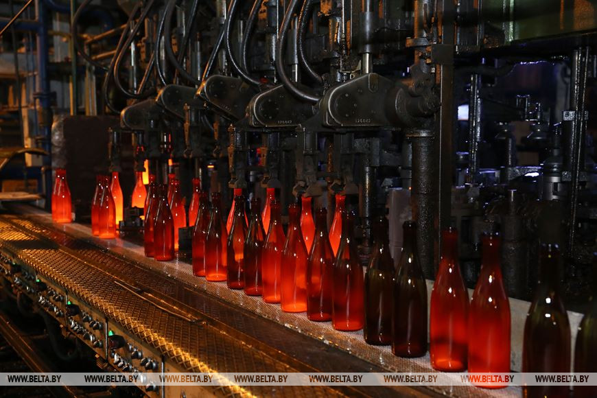 Линия по производству стеклянных бутылок