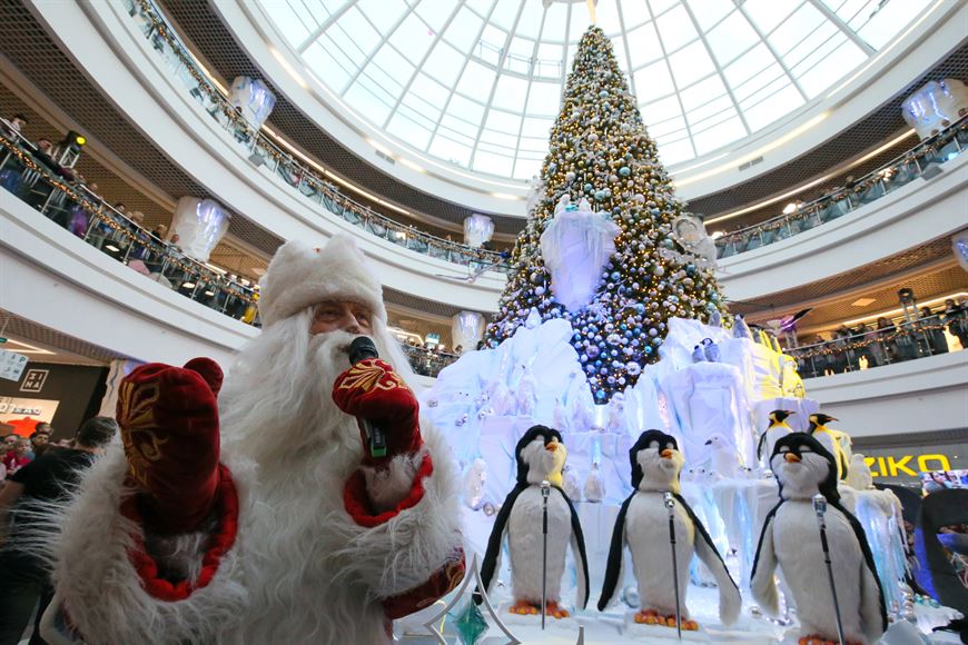 Дед Мороз со Снегурочкой приехал в Минск, чтобы поблагодарить ребят за отличные идеи