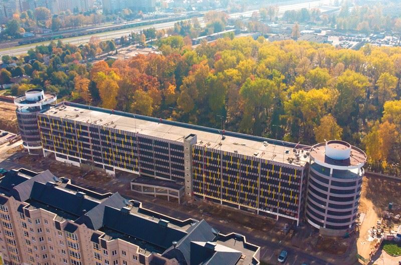 Девять уровней, 800 машиномест – таких огромных паркингов в Беларуси еще не строили