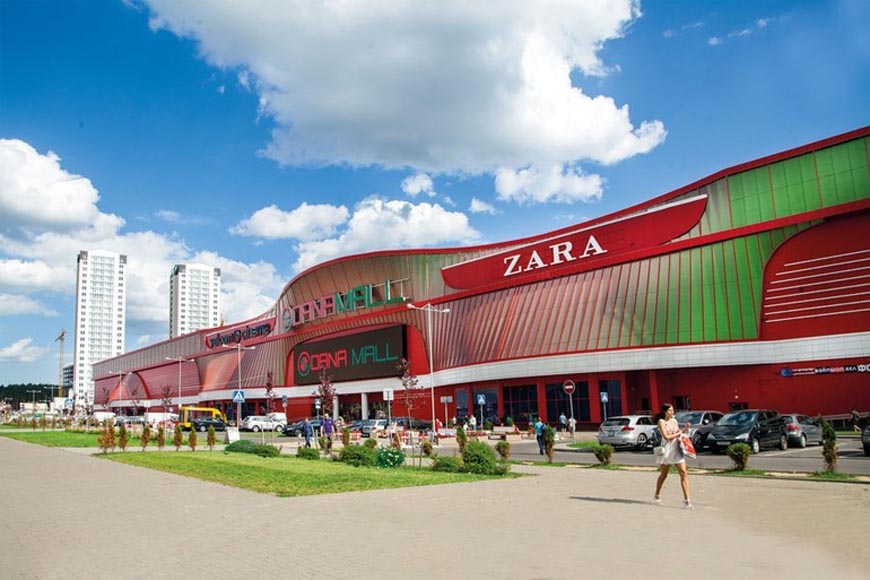 Крупнейший в стране торгово-развлекательный центр Dana Mall