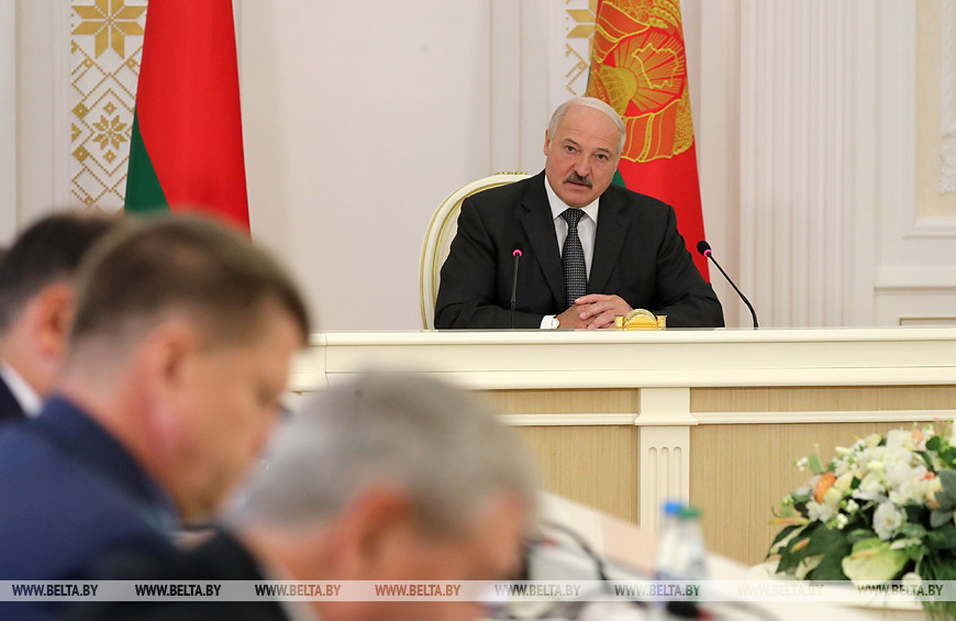 Во время совещания