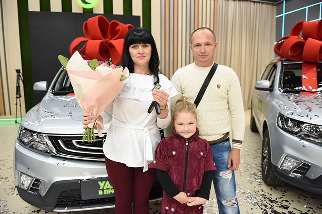 Мама троих детей Татьяна Соболь из Бобруйска признается: новая машина очень нужна их семье