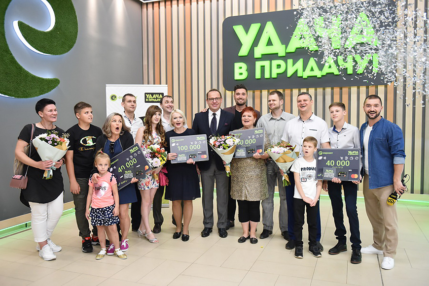 Призы главным победителям 127-го тура вручили в минском гипермаркете "Евроопт" на Казимировской, 6