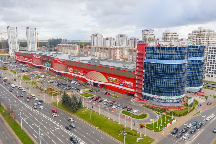 Торгово-развлекательный центр Dana Mall и бизнес-центр Dana Center