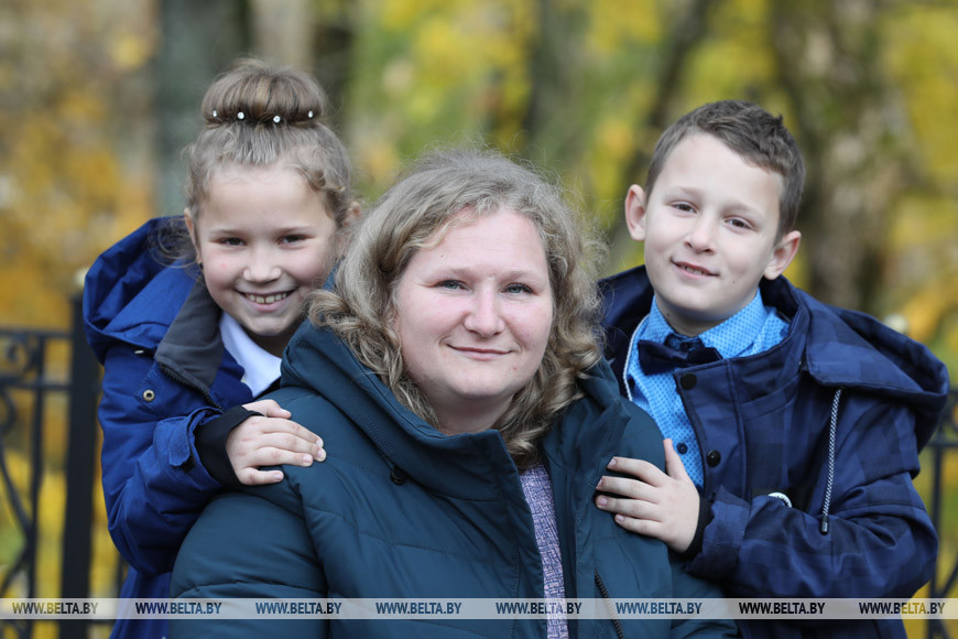 Ирина Еркович с двойняшками Надеждой и Михаилом