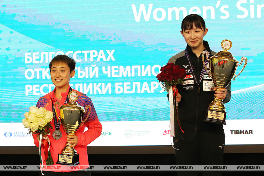 Финалистки в женском одиночном разряде - японка Хаята Хина и китаянка Фан Сики