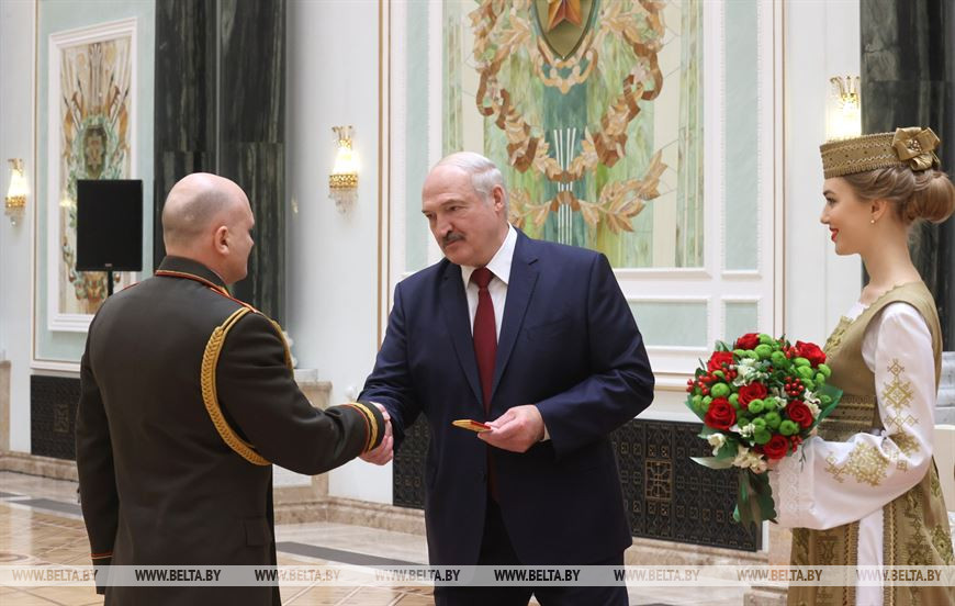 Председатель КГБ Иван Тертель и Президент Беларуси Александр Лукашенко