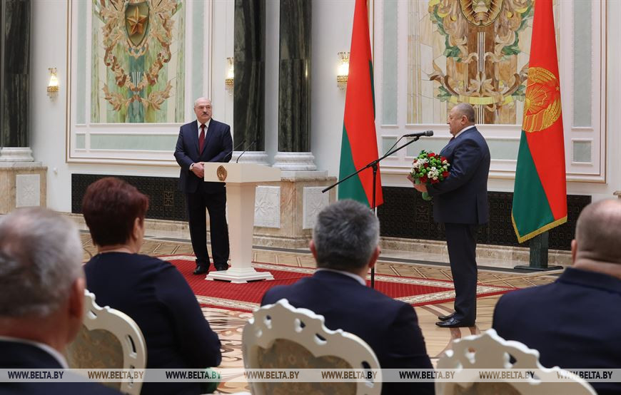 Председатель СПК "Борковское" Николай Демидович удостоен почетного звания "Заслуженный работник сельского хозяйства Республики Беларусь"