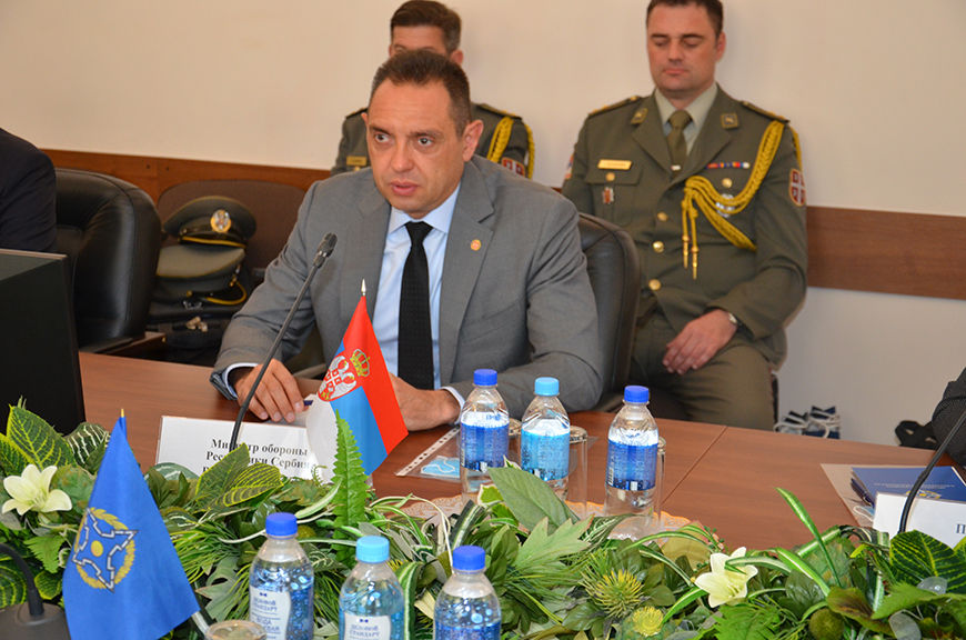 Александр Вулин