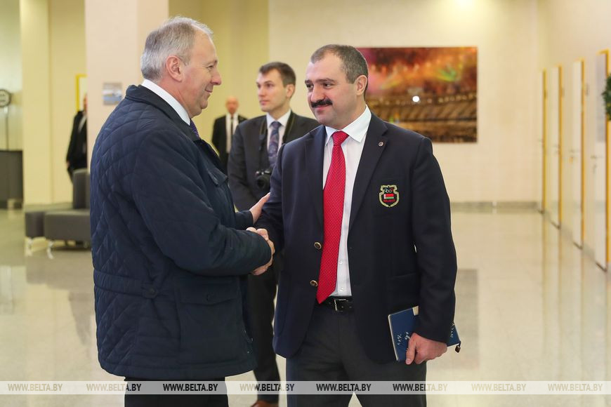 Сергей Румас и первый вице-президент НОК Виктор Лукашенко