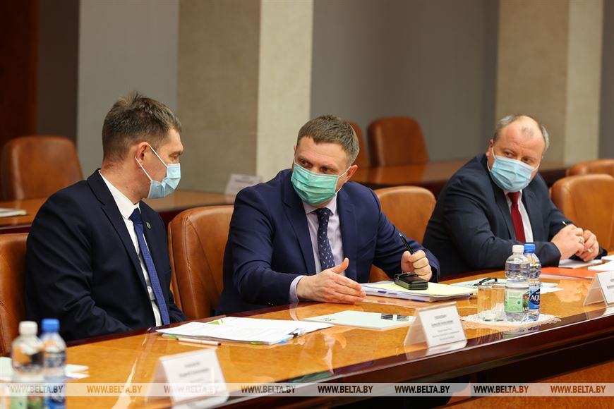 Перед началом совещания Перед началом совещания