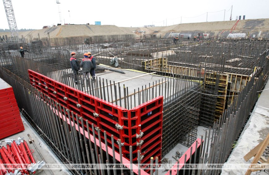 На строительной площадке первого энергоблока, 2013 год На строительной площадке первого энергоблока, 2013 год