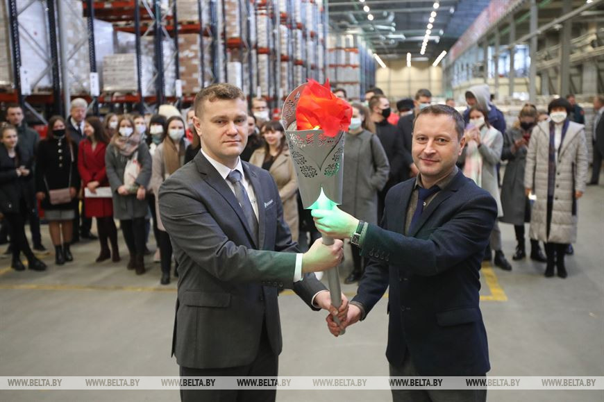 Директор Минского филиала "Белтаможсервиса" Александр Скачковский и заместитель декана факультета технологии управления и гуманитаризации БНТУ Павел Янович Директор Минского филиала "Белтаможсервиса" Александр Скачковский и заместитель декана факультета технологии управления и гуманитаризации БНТУ Павел Янович