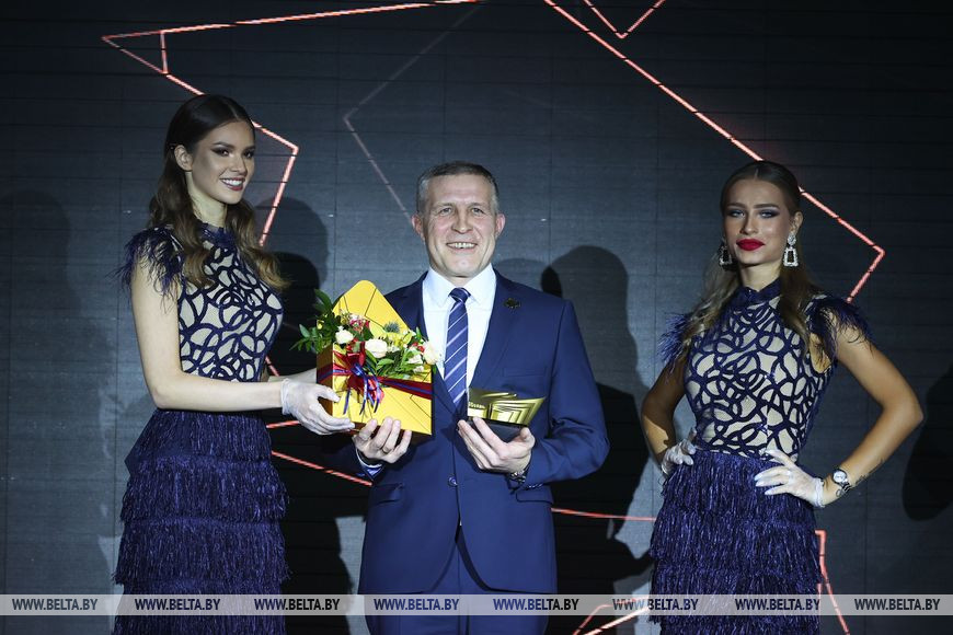 В номинации "Эффективный бизнес в сфере услуг" награду получило частное ремонтное унитарное предприятие "Пингвин" В номинации "Эффективный бизнес в сфере услуг" награду получило частное ремонтное унитарное предприятие "Пингвин"