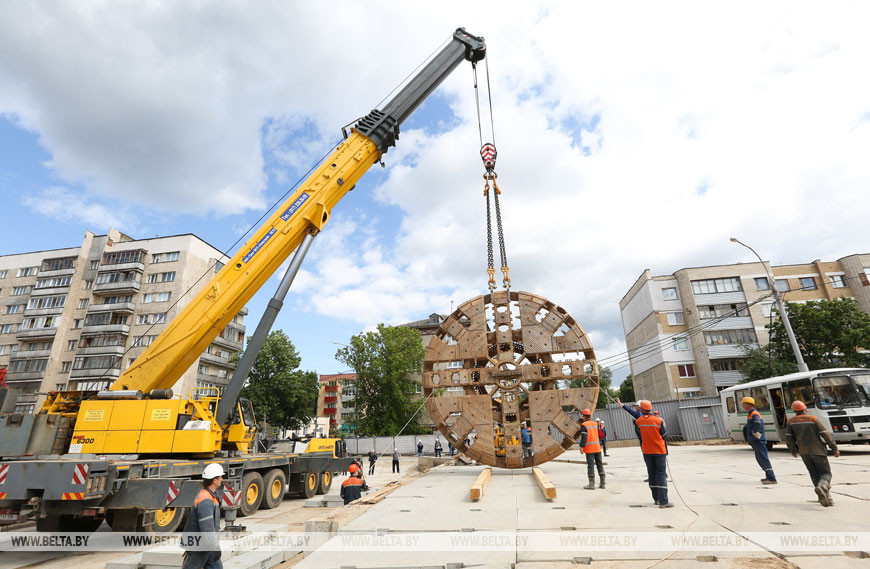 "Алеся" завершила строительство тоннеля метро от "Вокзальной" до "Юбилейной площади", 2017 год