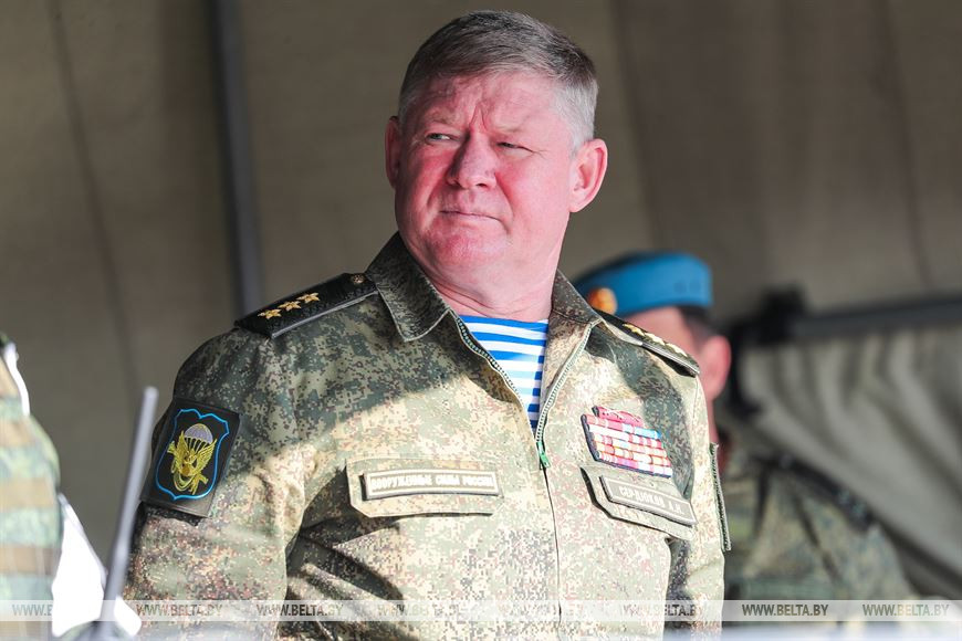 Командующий воздушно-десантными войсками Российской Федерации Анатолий Сердюков