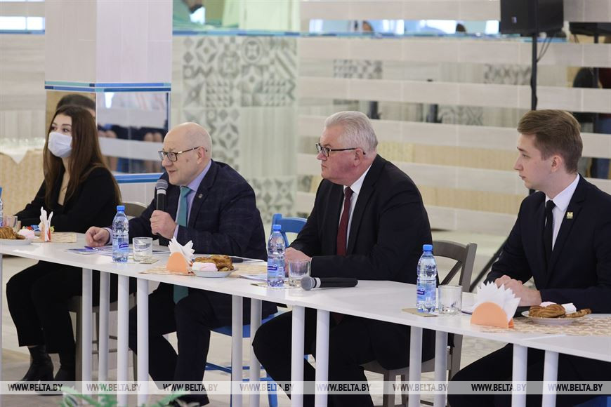 Министр образования Игорь Карпенко и ректор БГПУ Александр Жук в кафе BSPU CAFE Министр образования Игорь Карпенко и ректор БГПУ Александр Жук в кафе BSPU CAFE