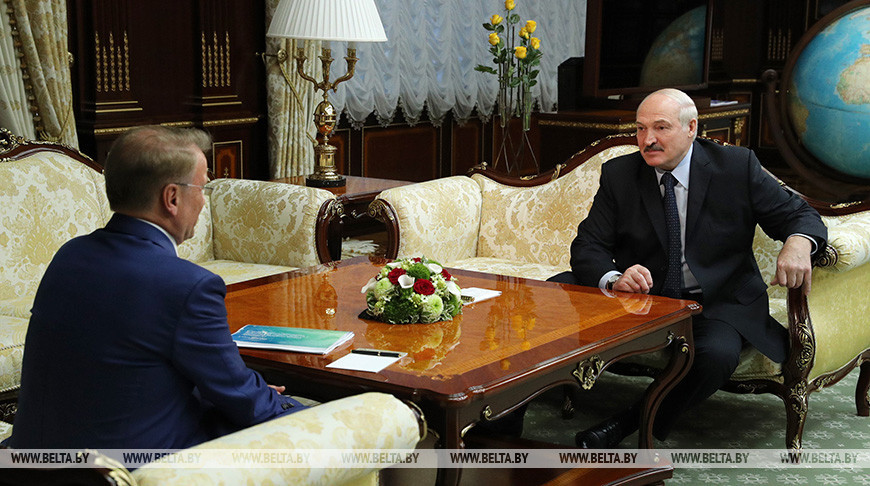 Герман Греф и Александр Лукашенко во время встречи