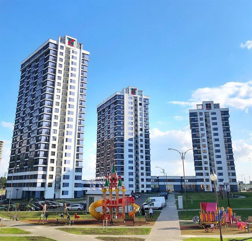 Во всех домах предусмотрены балконы или застекленные лоджии, а в некоторых – еще и приватные террасы Во всех домах предусмотрены балконы или застекленные лоджии, а в некоторых – еще и приватные террасы