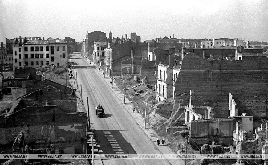 Минск. Так выглядела тогда улица Советская в 1945 году